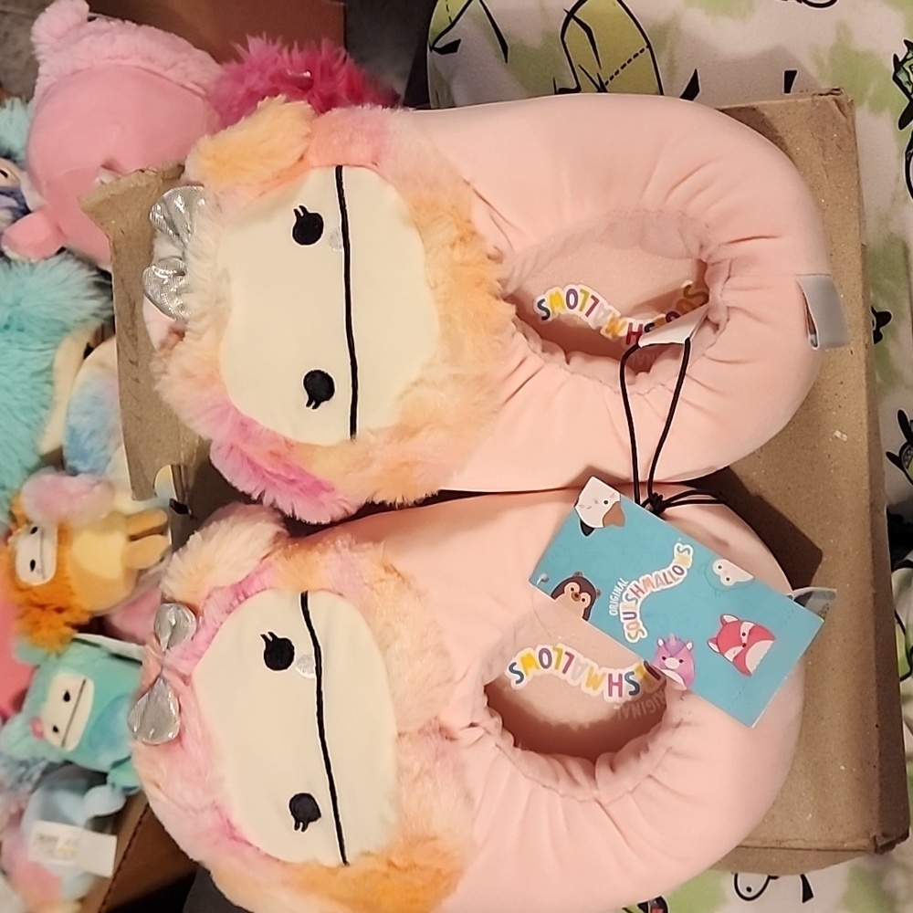 Caparinne the Bigfoot Slippers
